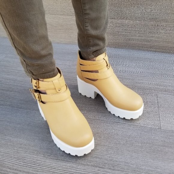 Chunky Heel Buckle Ankle Boot - Picture 3 of 16